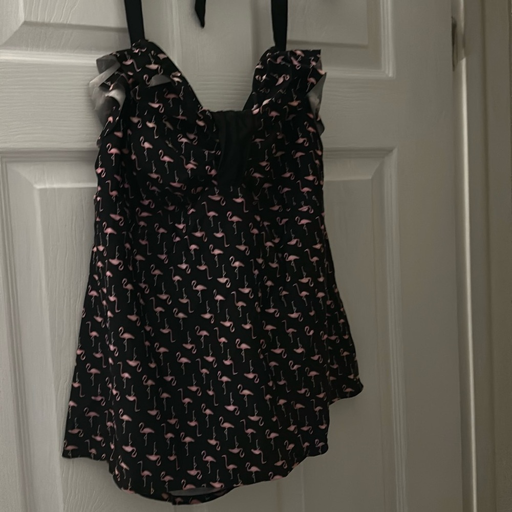 Bathing suit top w/ flamingos